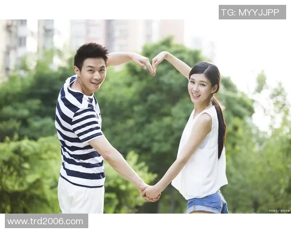 男人真心爱你，才会吻这两个“非亲密区”